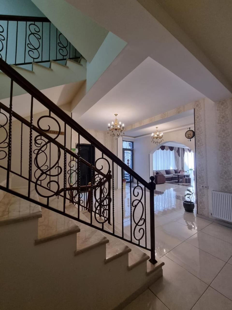 MariaLuis Hotel Tbilisi Buitenkant foto