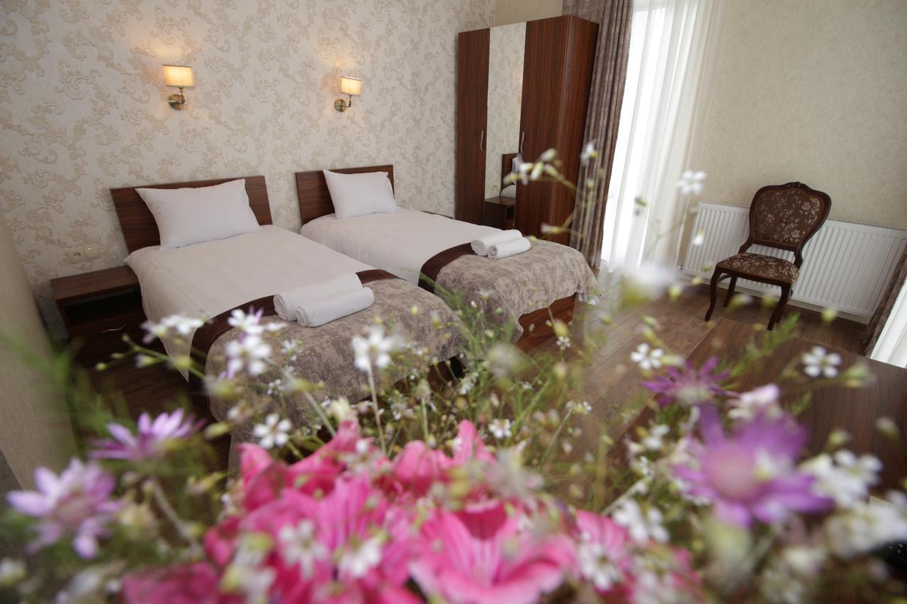 MariaLuis Hotel Tbilisi Buitenkant foto